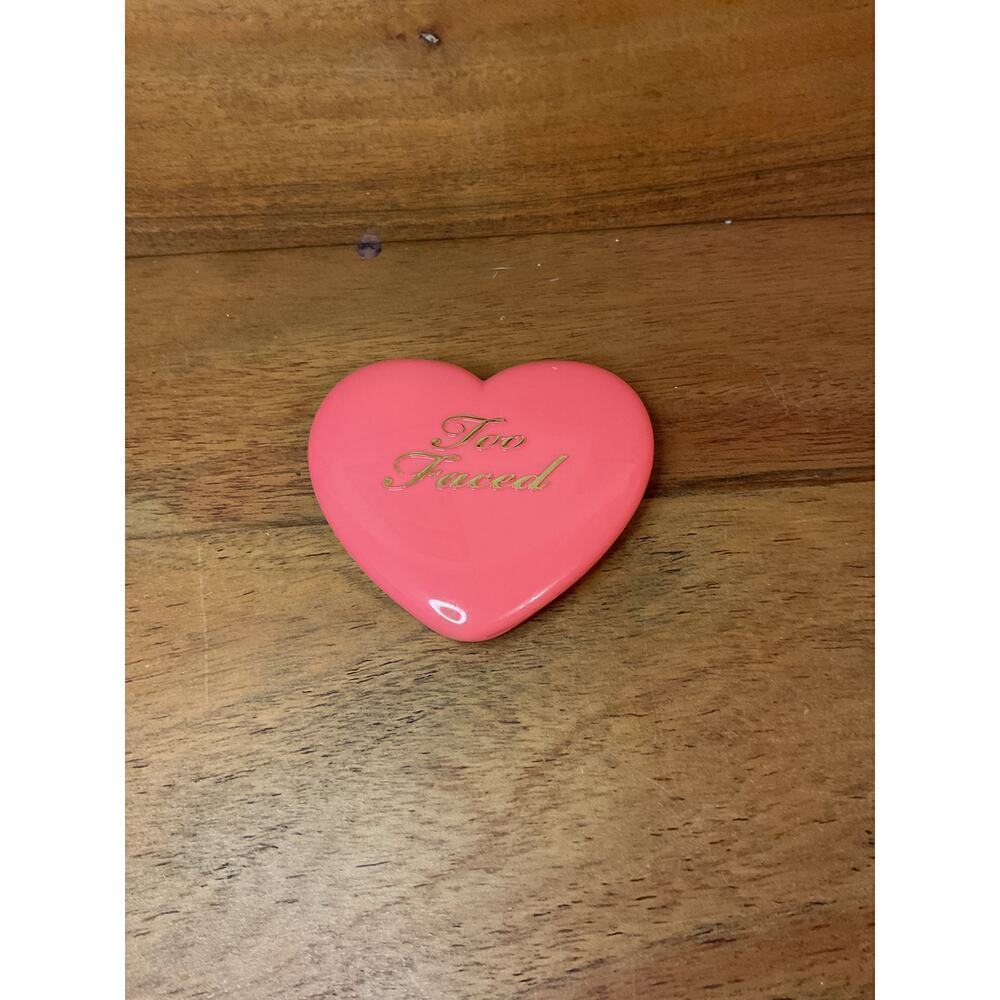 Too Faced Love Flush "How Deep is Your Love" 16 Hour Blush, 0.21 oz - Picture 2 of 4
